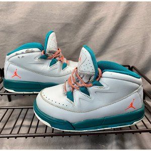 BABY/TODDLER JORDAN DELUXE GT (807716 007) WLF GRY/BRIGHT CRMSN SHOES